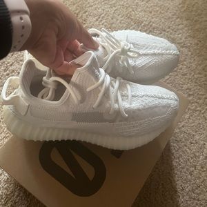 🐝adidas Yeezy boost 350 v2 bone (size 6 mens)
